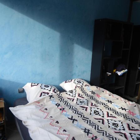 Chambre Dans Un Appartement Annecy Gare-Centre Luaran gambar